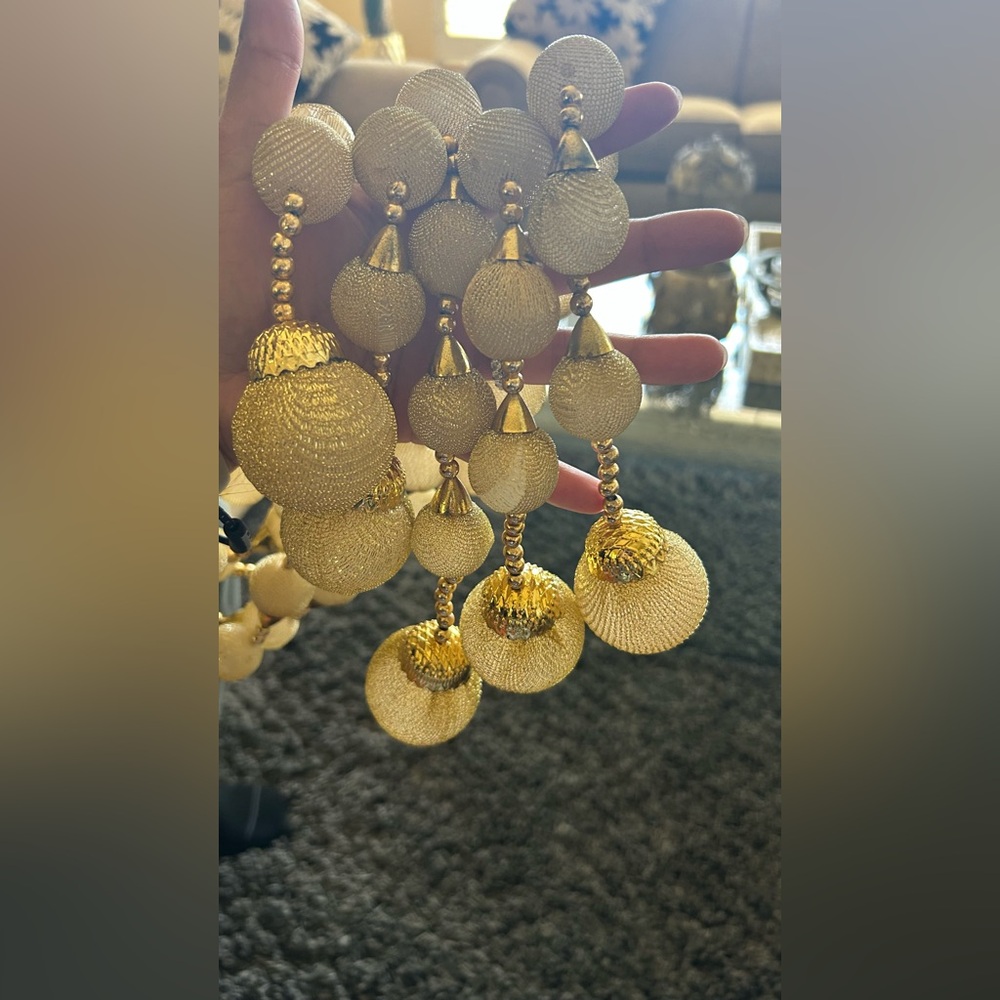 Gold torans